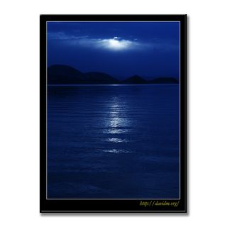 月夜に照らされた洞爺湖
