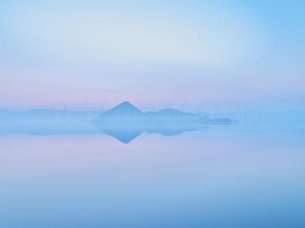 時が止まった瞬間の洞爺湖の写真