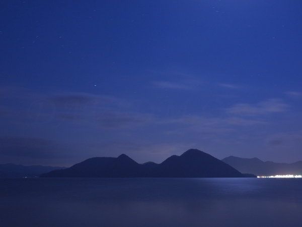 月夜の洞爺湖