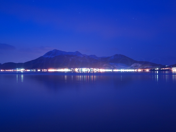 有珠山と洞爺湖温泉の夜景 北海道写真集