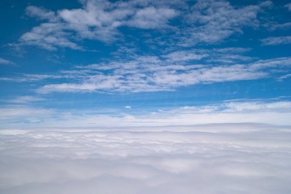 音階の上の雲