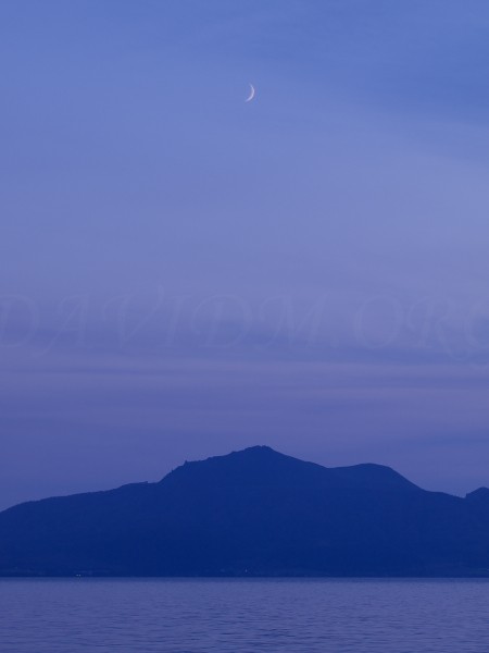 有珠山と三日月 北海道写真集