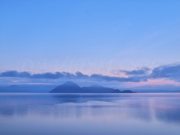 洞爺湖の朝の写真