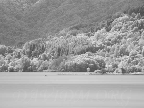 洞爺湖の浮見堂　赤外線写真
