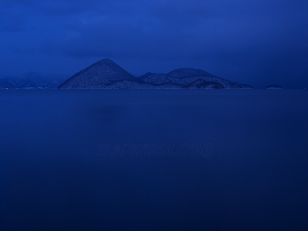 夜を迎える洞爺湖の写真