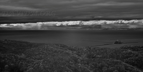 赤外線で見る大黒島と海 北海道写真集