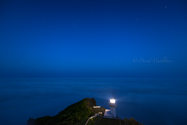 雲海と地球岬の灯台 北海道写真集