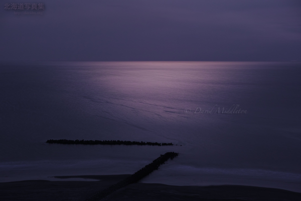 今月の壁紙:　満月に照らされたイタンキ浜