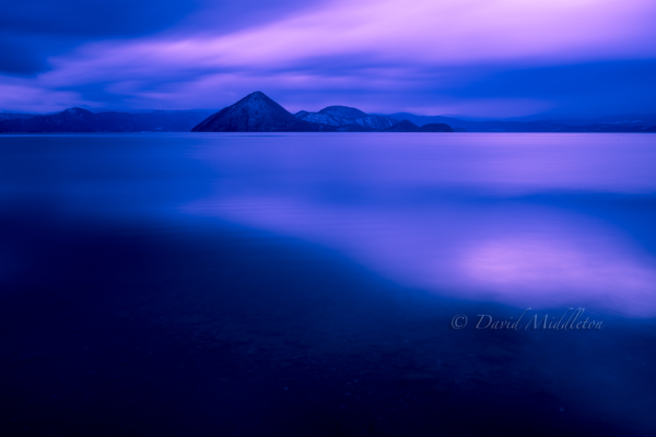 夜明け前の洞爺湖 北海道写真集